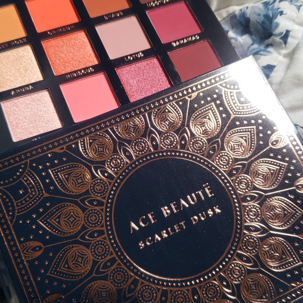 Eyeshadow from Ace Beautē the Scarlet Dusk Pallete